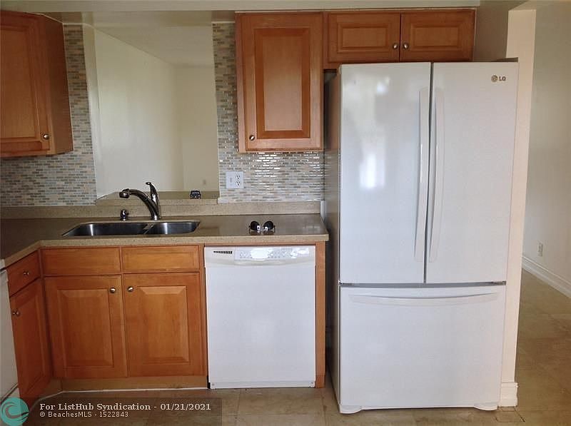 1st image of 480 NW 76th Ave APT 302
