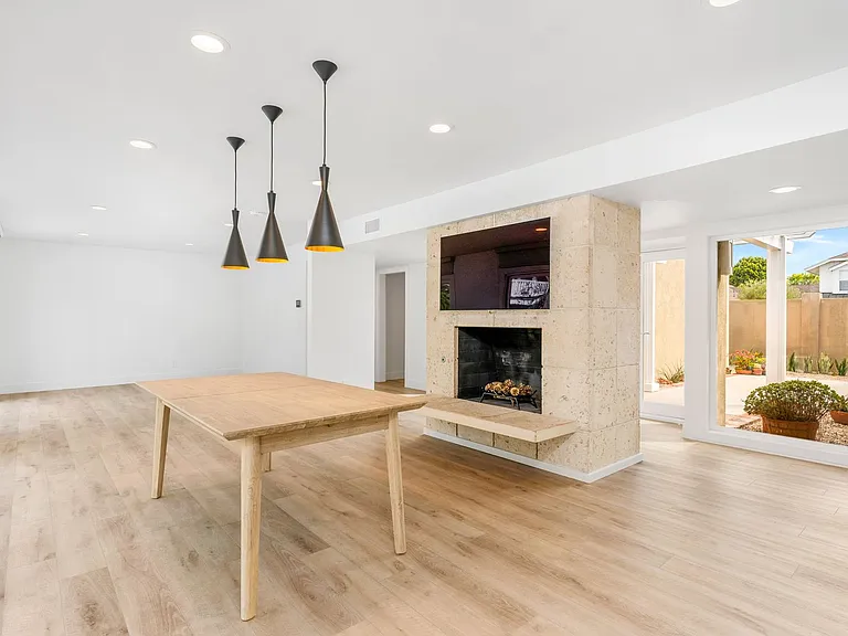 1609 Anita Ln — Photo 8