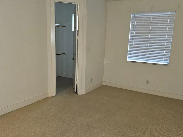 2301 Camden Dr #B — Photo 30