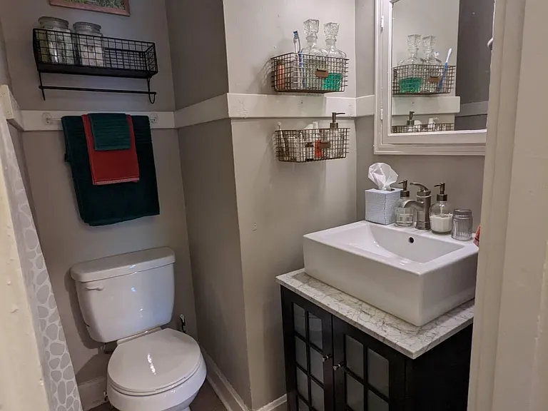 715 E 29th St #3 — Photo 6