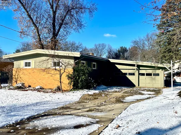 37 Breezewood Dr, Norwalk, OH 44857