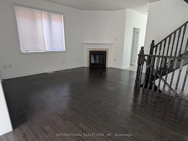 734 Yarfield Cres #MAIN — Photo 4