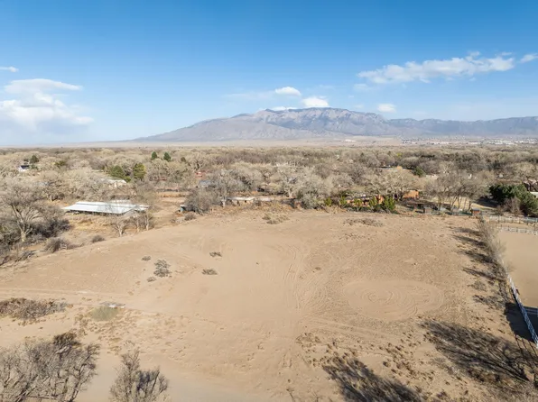 170 El Camino Verde, Corrales, NM 87048