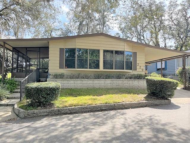 1st image of 229 Oakleaf Cir #1