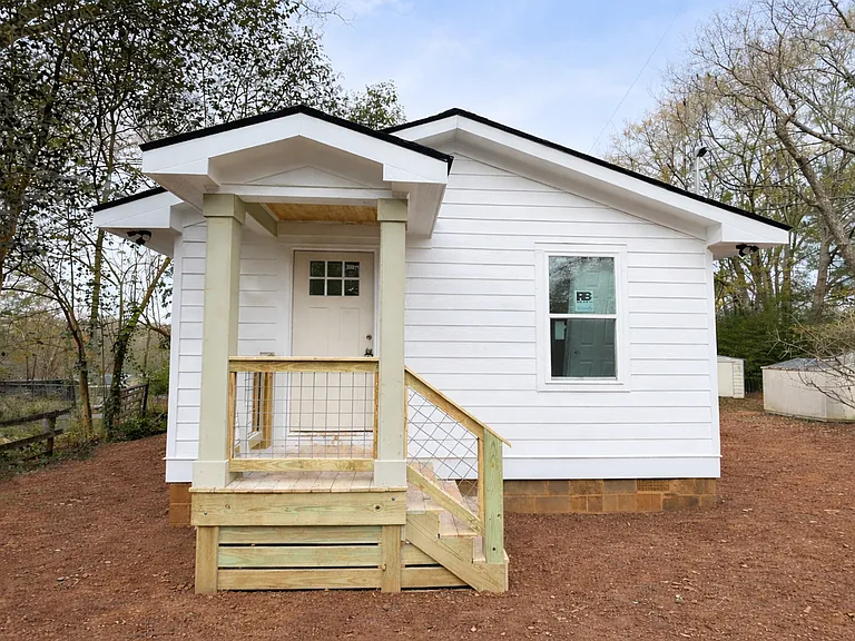 549 N Peter St #A — Photo 2