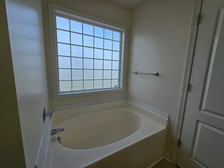 1407 Oxnop Ct — Photo 13