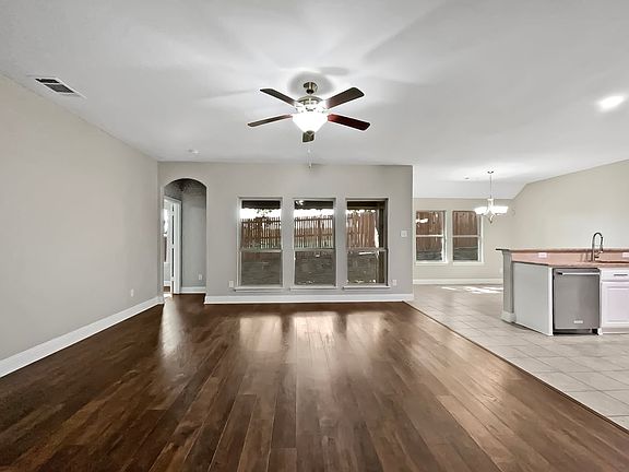 2nd image of 1604 Cowtown Dr