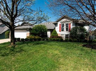 369 Park Ln, Springboro, OH 45066