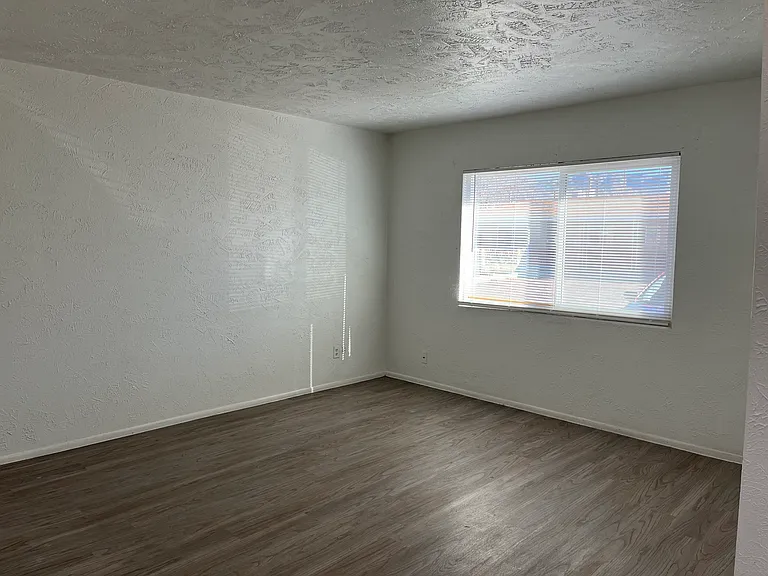 Modern & Spacious 1 Bedroom Apts - Quality SE Community — Photo 11