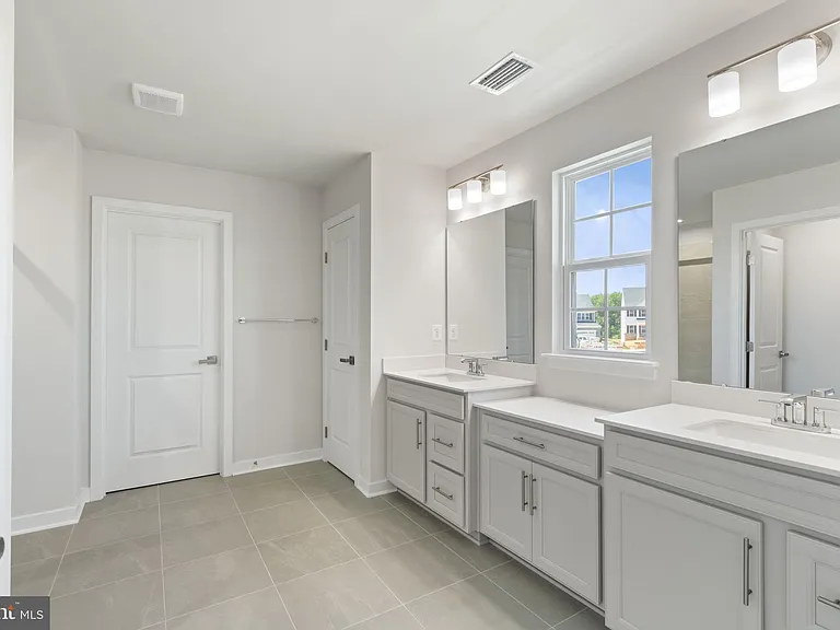 105 McKittrick Dr — Photo 38