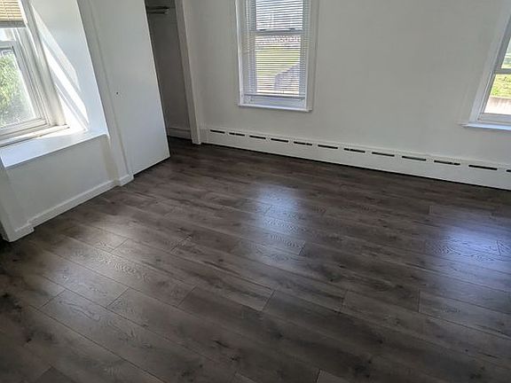4th image of 1286 Newport Ave #2