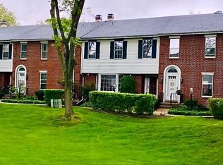 9038 Forestview Rd, Evanston, IL 60203