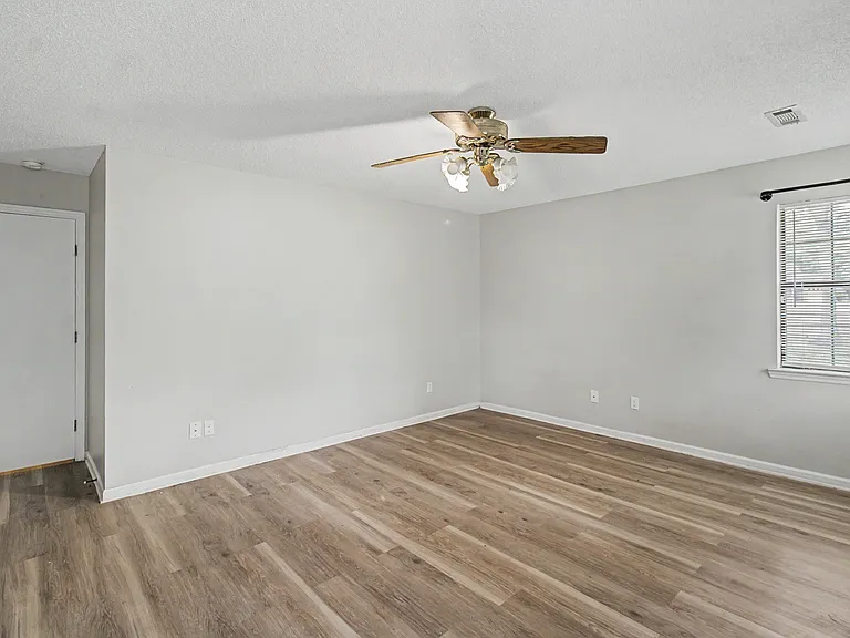 21 Pinewood Ln — Photo 20
