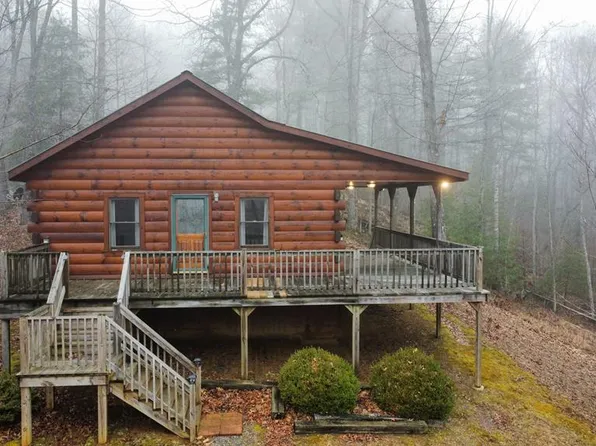 389 Current Loop, Hillsville, VA 24343