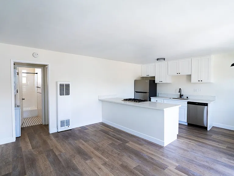 4531 E Anaheim St — Photo 12