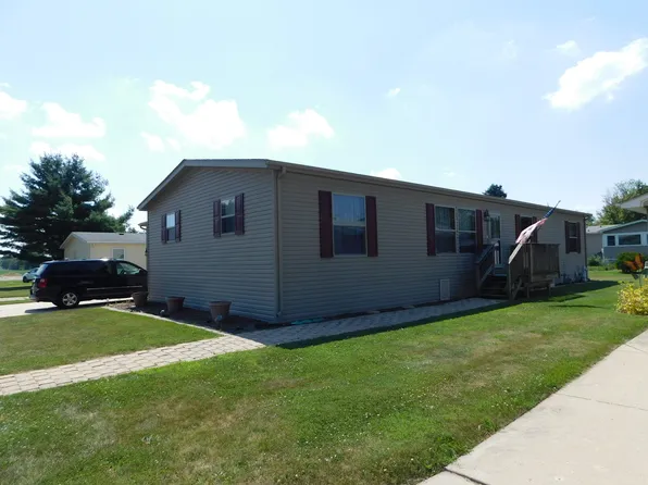 13 Hickory Ln, Sandwich, IL 60548