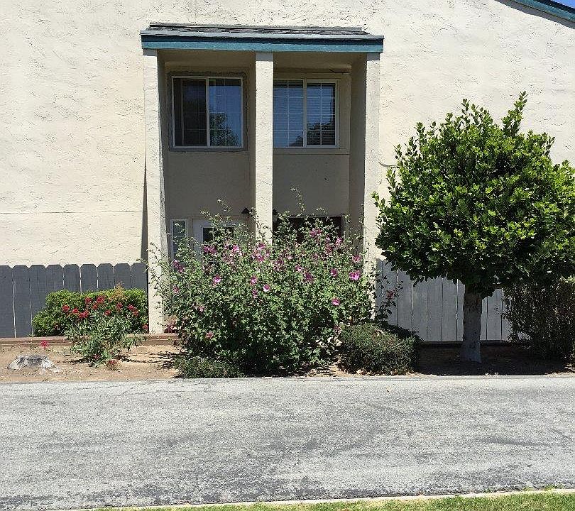 1st image of 215 Sunnyhills Dr