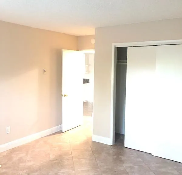 3204 Avenida Del Presidente #6 — Photo 9