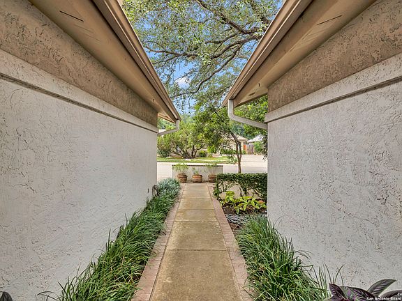 5th image of 42 Granburg Cir