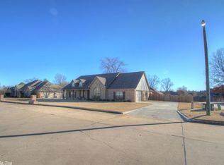5710 Country Hills Dr, Texarkana, AR 71854