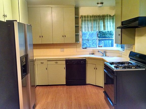 Eat in Kitchen