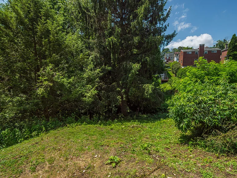 147 Clairmont Ave — Photo 38