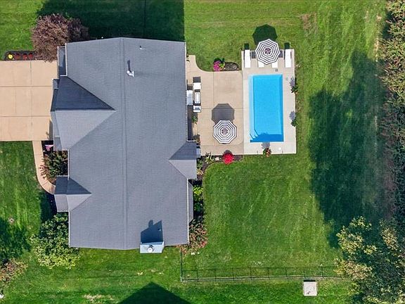 2nd image of 504 Stirling Place Dr