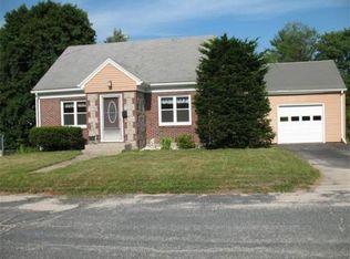 1 5th Ave, Dudley, MA 01571