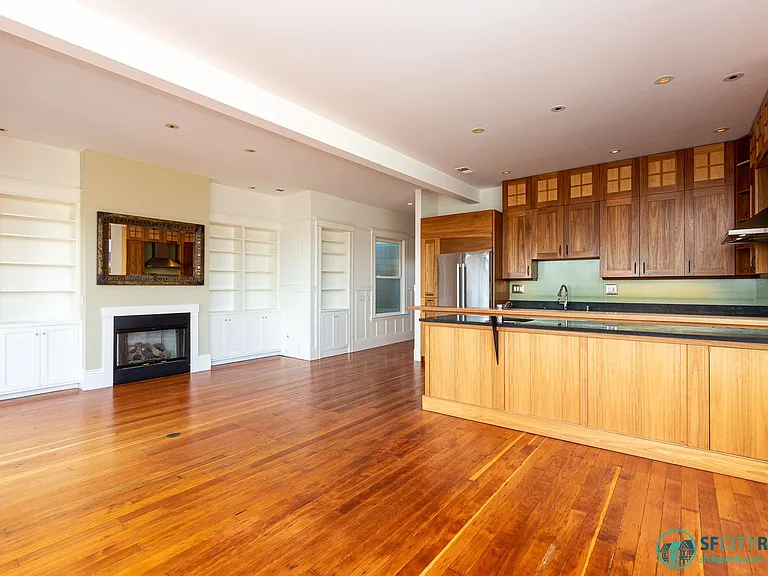 339 Texas St — Photo 4