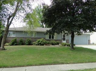 119 Lynwood Dr, Huxley, IA 50124
