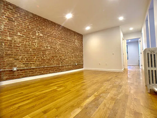 Rented by Bohemia Realty Group | media 36