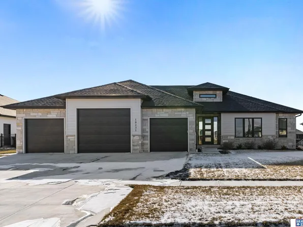 10231 Starlight Bay, Lincoln, NE 68527