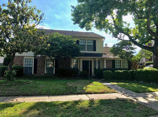 8307 Town Creek Dr, Houston, TX 77095