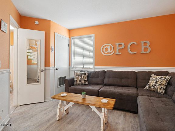 5th image of 4114 Holiday Dr APT 25