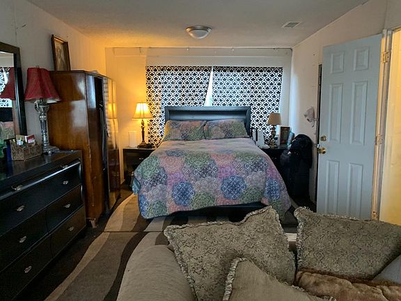 3rd image of 2102 Kennedy Ave