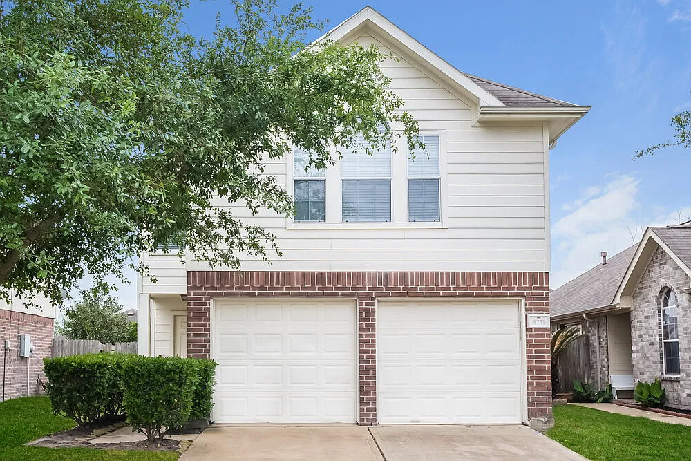 3 bed, 2.5 bath, 1450 sqft, $1,780 — Photo 1