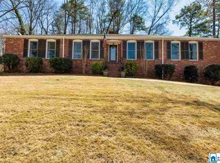 1529 Badham Dr, Vestavia Hills, AL 35216