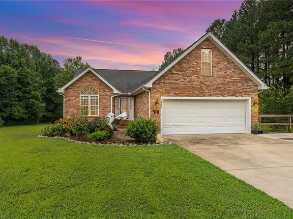 2472 Woods Stream Ln, Asheboro, NC 27205