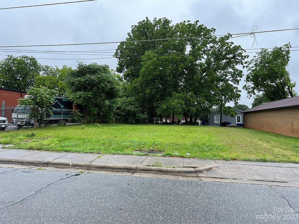 2nd image of 747 Main Ave SW