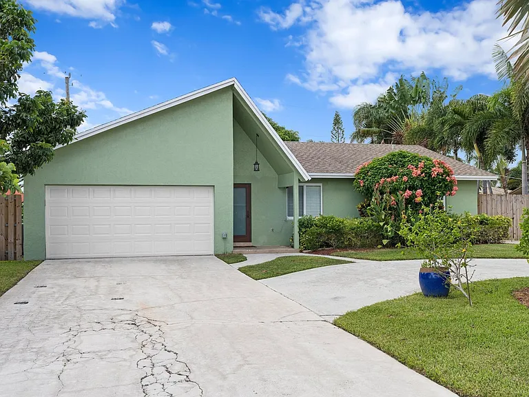 2996 Cardinal Dr — Photo 22