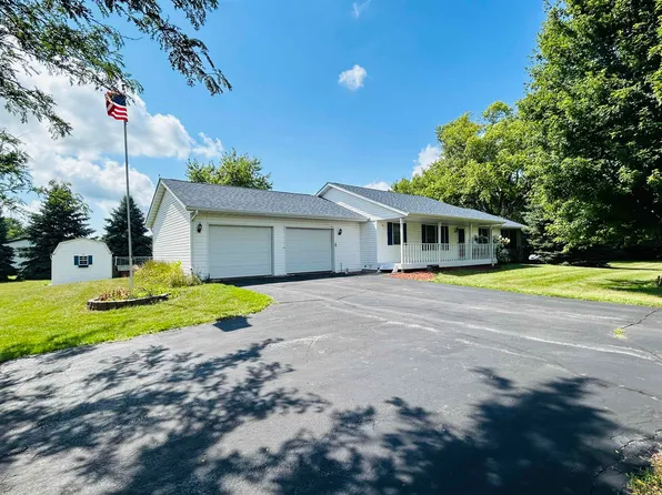 1973 S Weldon Rd, Winnebago, IL 61088