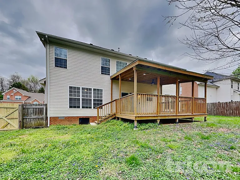 134 Walton Trce S — Photo 22
