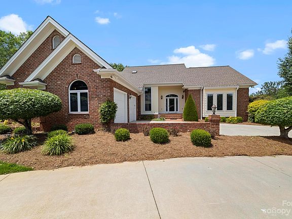 157 Twin Lakes Dr, Statesville, NC 28625 | MLS #4030560 | Zillow