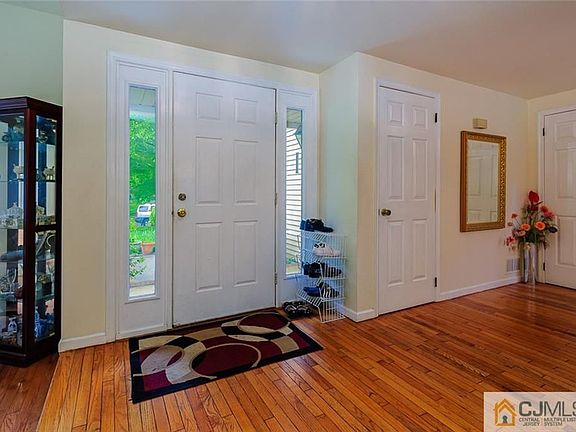 2nd image of 88 Bradford Ln