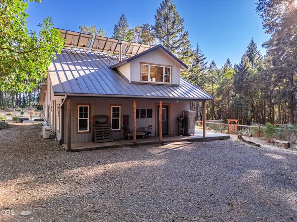 123 Rogue Riffle Dr, Grants Pass, OR 97526