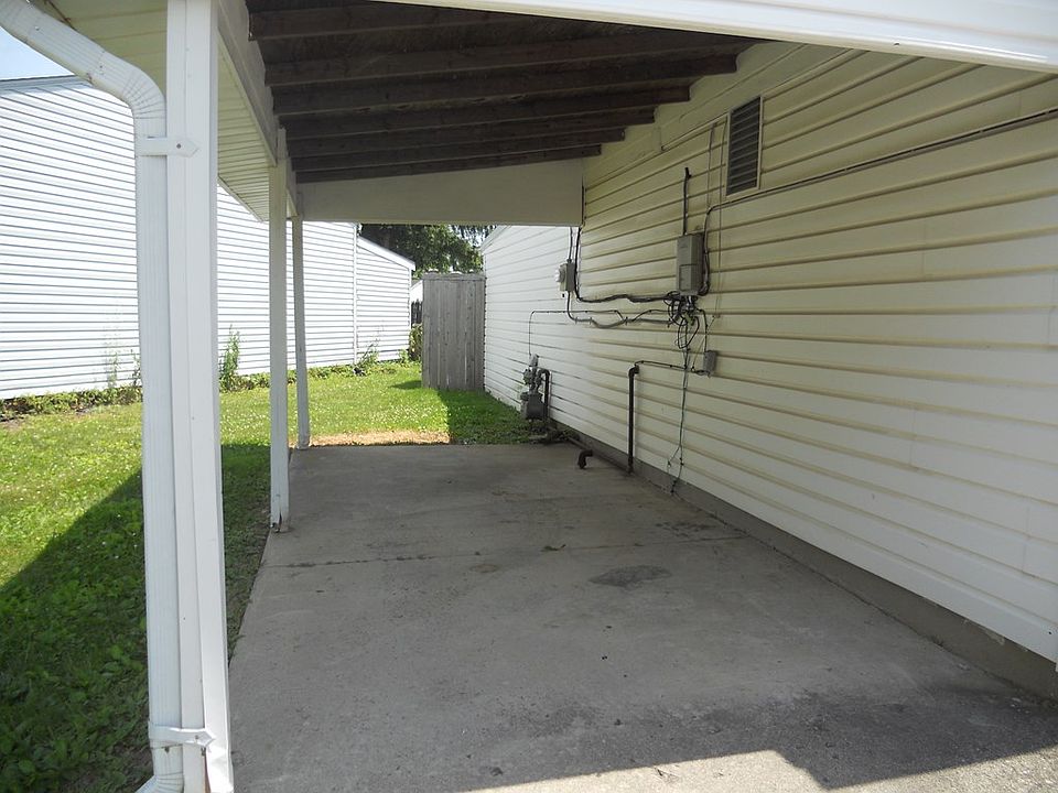 2nd image of 820 Fairwood Ave