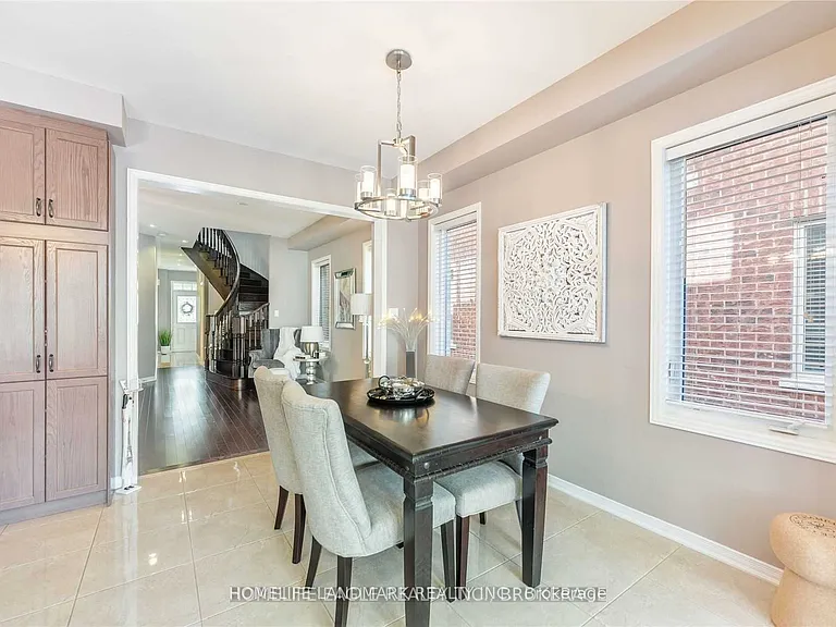 1268 McCron Cres — Photo 8