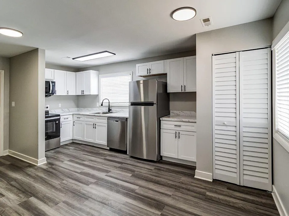 Building Photo 5