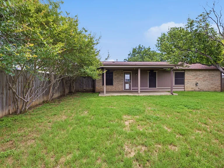 525 Parkview Dr — Photo 25