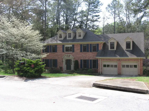 5486 Georgetown Trce, Lilburn, GA 30047